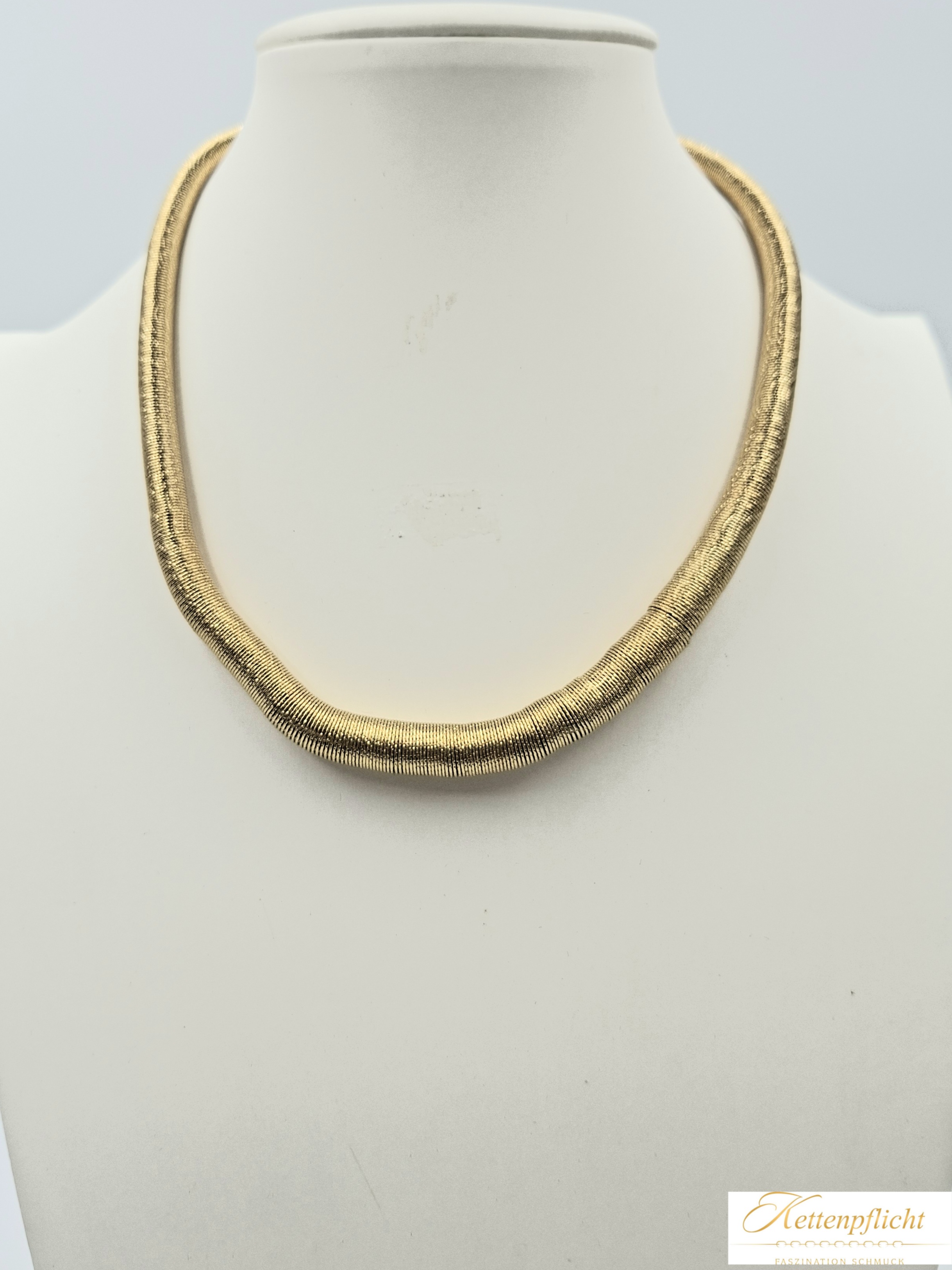 Kette goldene Plättchen