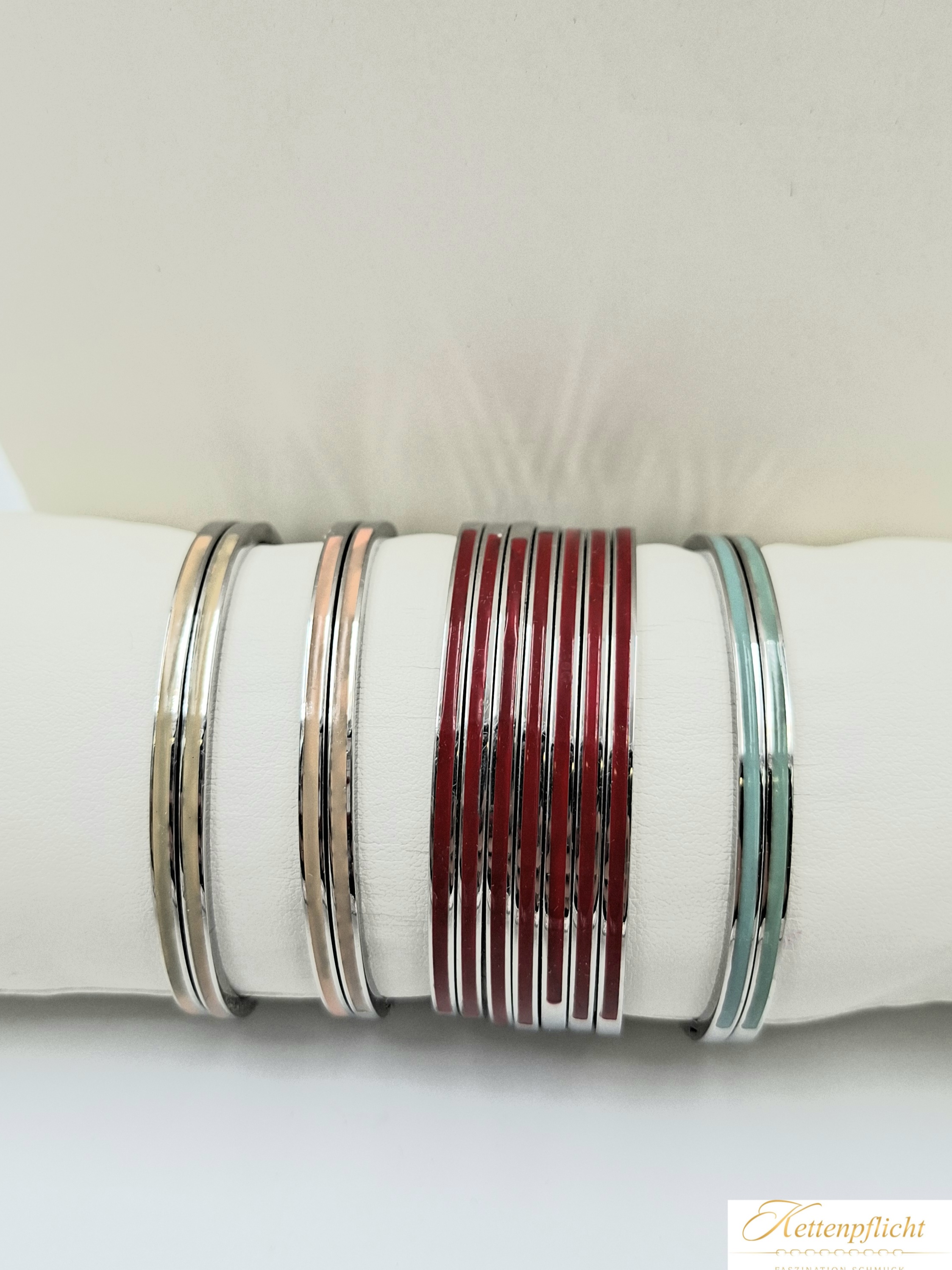 Armreifen verschiedene Farbenweiß